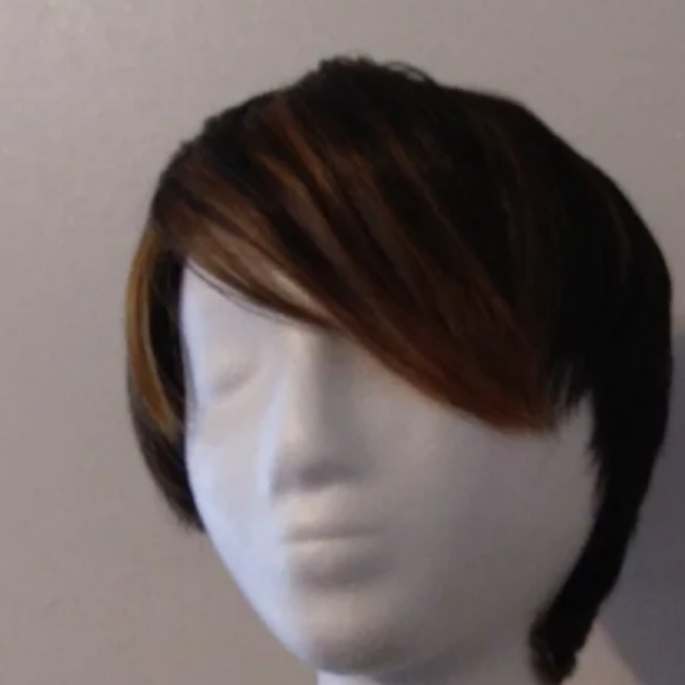 Synthetic wigs - Picture 3 of 3